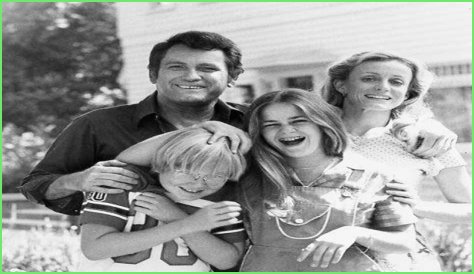 Neil Young & Carrie Snodgrass Relationship, Children, Joint Family Tree & History